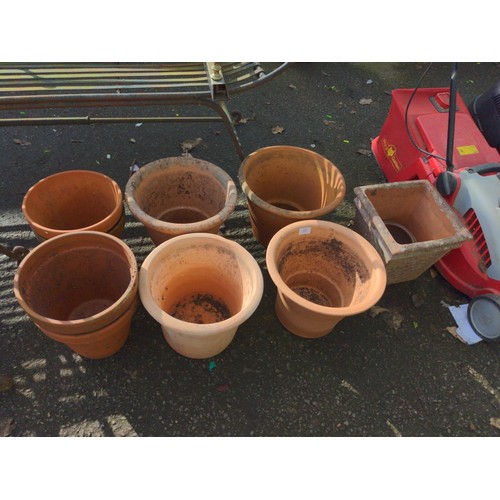 63 - 10 x Terracotta garden pots 