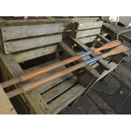 74 - Pair of wooden oars L180cm 