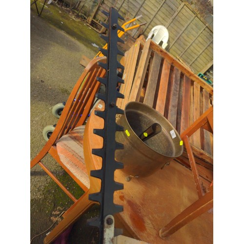 77 - Petrol xxx tools garden hedge cutter 