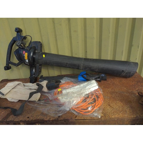 78 - Toro Garden vac/blower With plastic bag of accessories 