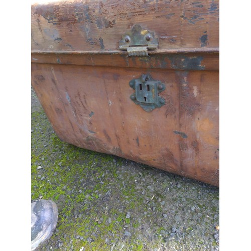 88 - 2 x metal trunks