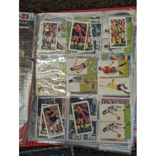 722 - Various vintage football ephemera inc. cards, programmes etc.