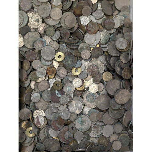 737 - Large tub of coins, gross weight including tub 14.6kg