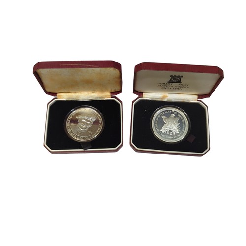 736 - Pobjoy Mint silver Montgomery Crown Medal 1976 and Isle of Man Coronation Crown 1978, each with cert... 