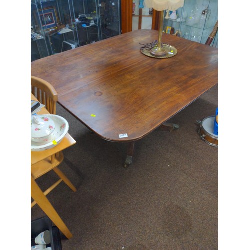 568A - Pedastel four leg with claw feet tilt top mahogany table .L136 W112 H 71 CM