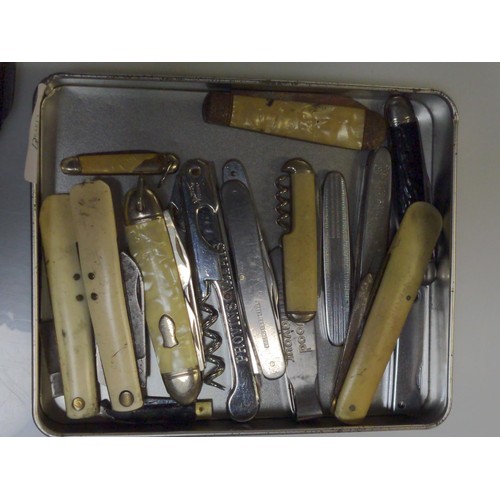 744 - Various folding knives and a multi-tool