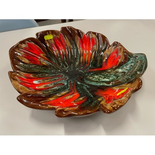 373A - Staffordshire style flat back + Mid-century style leaf bowl