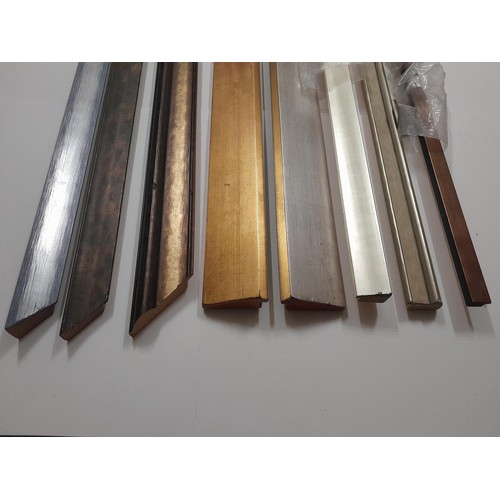 1133 - Large quantity of picture frame making lengths