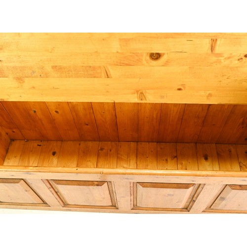 67 - Pine settle W116 x D34 x H82cm