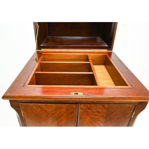 75 - Mahogany lift top unit with internal cutlery tray, deep drawer and lower cupboard. Keys present. W52... 