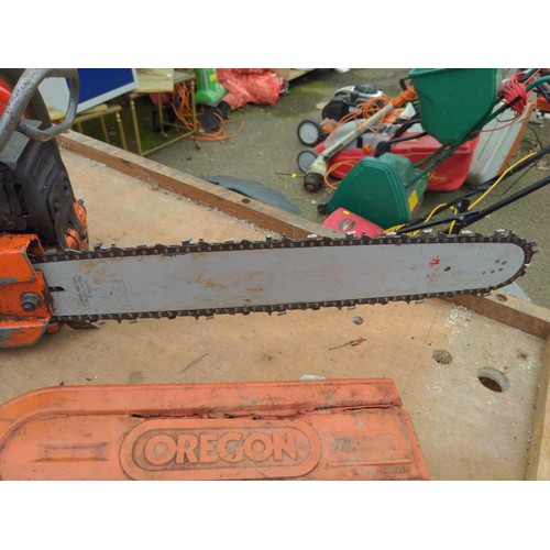 1105 - Husqvarna petrol chainsaw