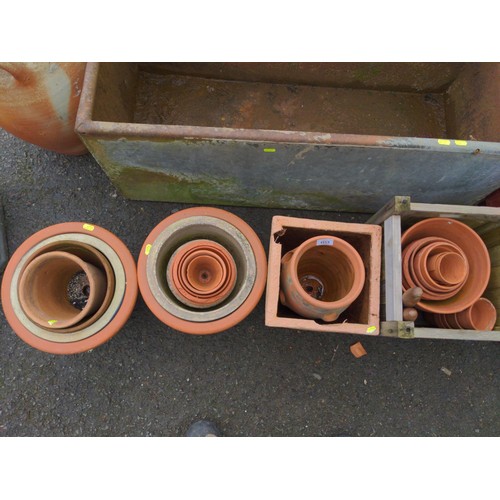 1153 - Collection of planters inc terracotta and glazed