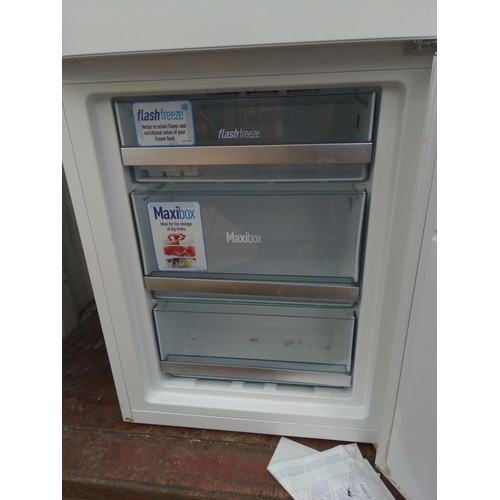 1333 - Panasonic fridge freezer NR-BN34FX1 200 X 60 X 64CM 