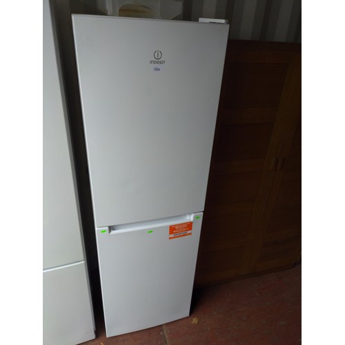 1334 - Indesit fridge freezer 59 x 60 x 190cm 