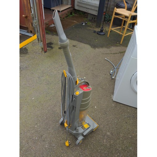 1363 - Dyson DC01 upright Vacuum cleaner