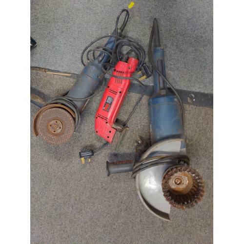 1254 - Bag of tools Inc large Bosch Angle grinder/disk cutter, Parkside angle cutter Etc..