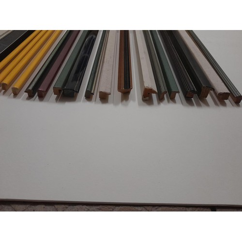 1234 - Large quantity of picture frame making lengths