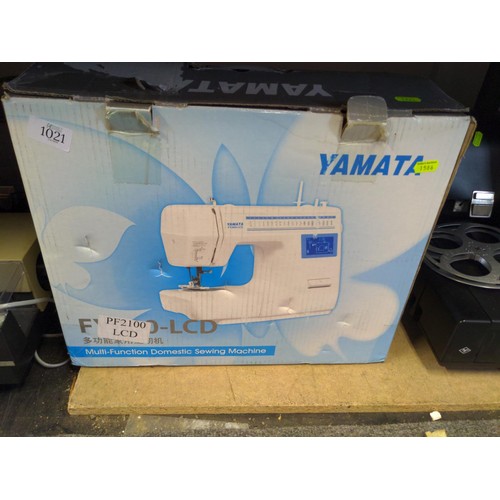 1021 - Yamata FY900-LCD electric sewing machine with box