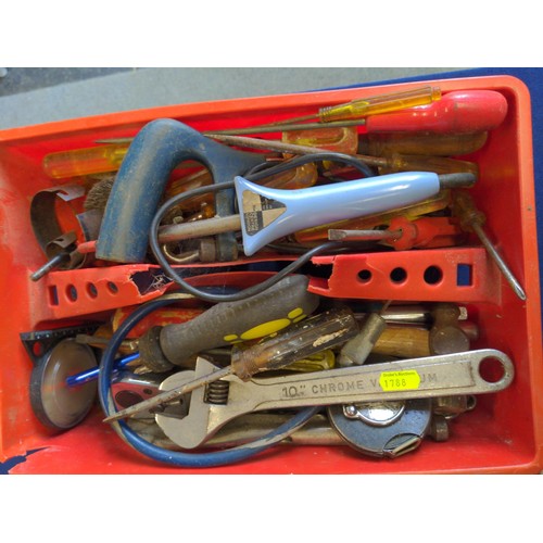 1069 - 2 trays of tools inc sockets, spanners & screwdrivers etc