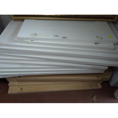 1141 - Various sizes of kitchen cupboard doors largest 62 x 78cm; 12 painted white & 8 unpainted 