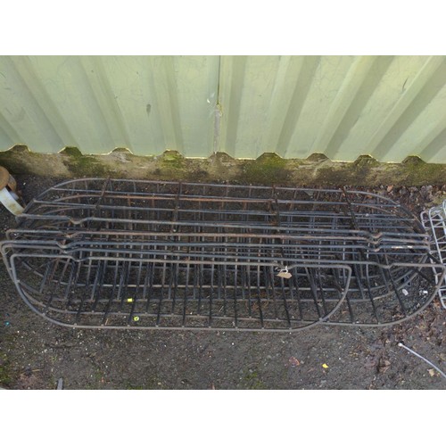 1171 - 4 large hay racks, length 120 cms & 1 smaller, length 90 cms