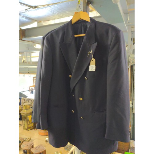 253 - Gieves & Hawkes Saville Row lightweight wool blazer, size 42 short, and a Welsh & Jefferies ... 