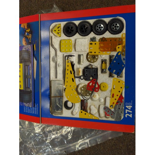 255 - 2 Meccano sets, Evolution 4 & Set No 2