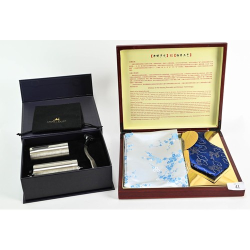 41 - Chinese presentation box with silk tie and scarf 'The History of the Nanjing Brocade', as new in box... 