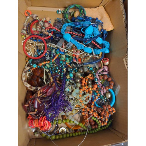 295 - Box of mixed costume jewellery