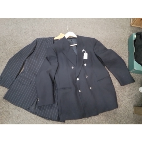 253 - Gieves & Hawkes Saville Row lightweight wool blazer, size 42 short, and a Welsh & Jefferies ... 