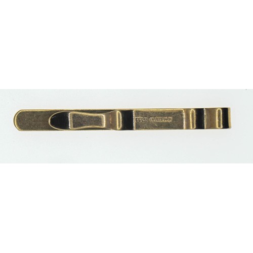 101 - 9ct gold textured tie clip, hallmarked Birmingham 1970, length 50mm, 4 grams