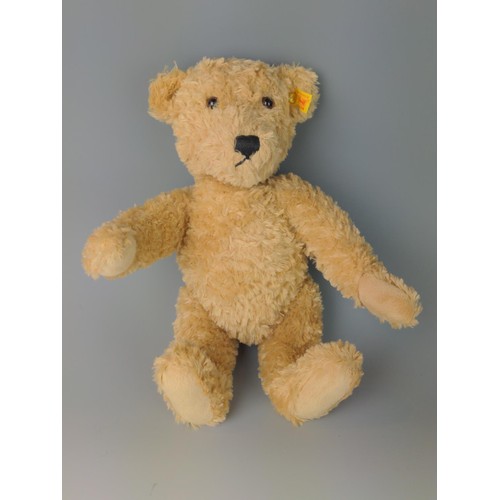 399 - Steiff plush bear 'Elmar' EAN. 022456. Button and tag present.