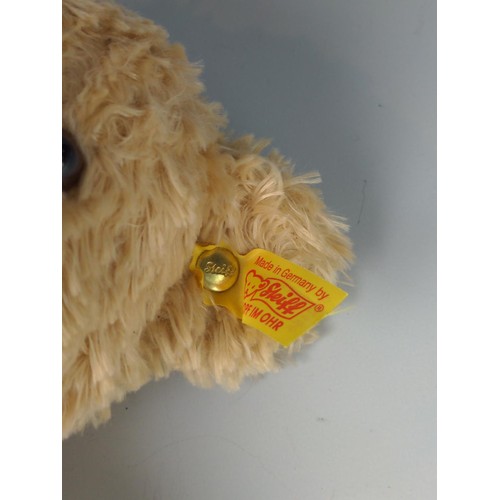 399 - Steiff plush bear 'Elmar' EAN. 022456. Button and tag present.