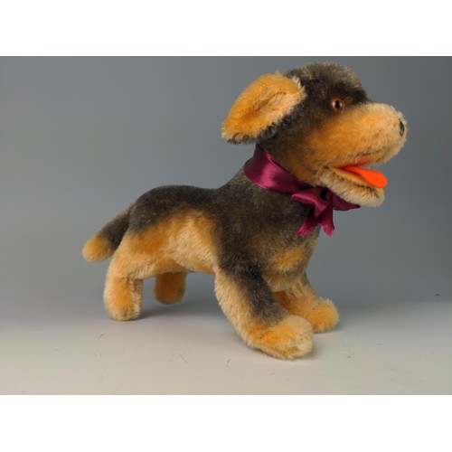 400 - Vintage 1960s Steiff Dakel 'Lumpi' dachshund. Height 17cm.