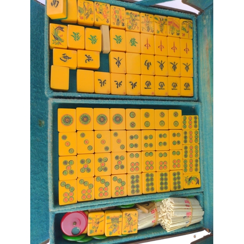 433 - Early C20 Mahjong set in leather case, 156 tiles