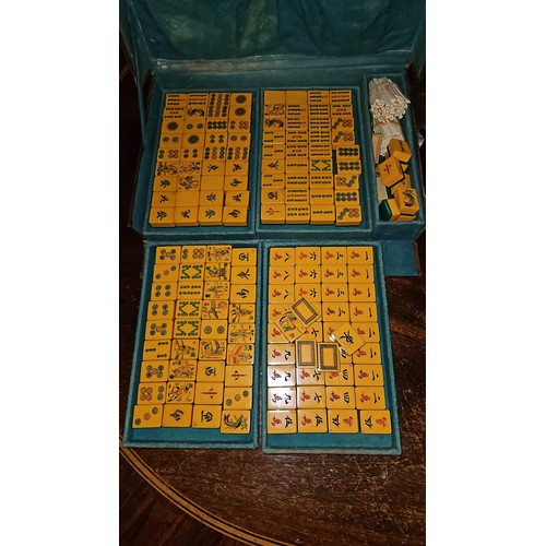 433 - Early C20 Mahjong set in leather case, 156 tiles