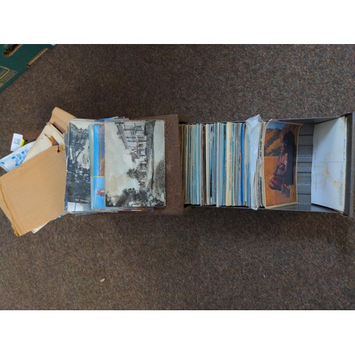 86 - Indexing unit full of post cards. Mixed vintage. UKJ and foreign.