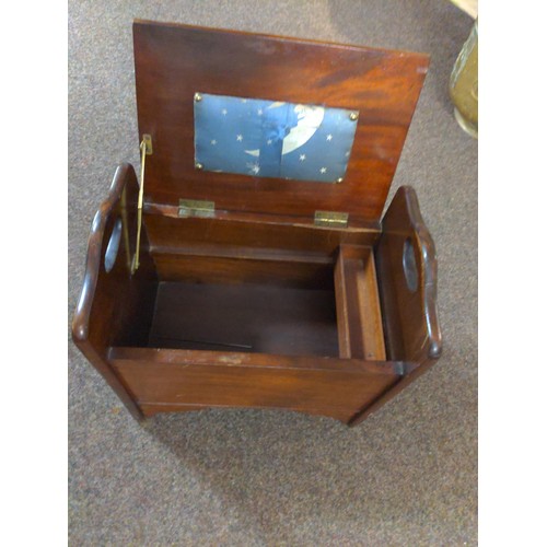 103 - Small sewing box/stool 39 x 25 x 40cm