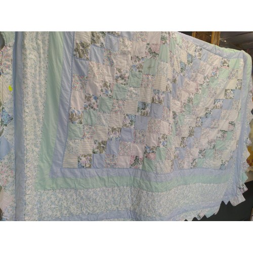 104 - King size patchwork quilt / bedspread. 240cm x 180cm.