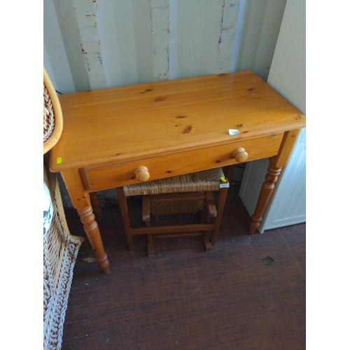 904 - Pine  table with single drawer; W90 x D46 x H76cm