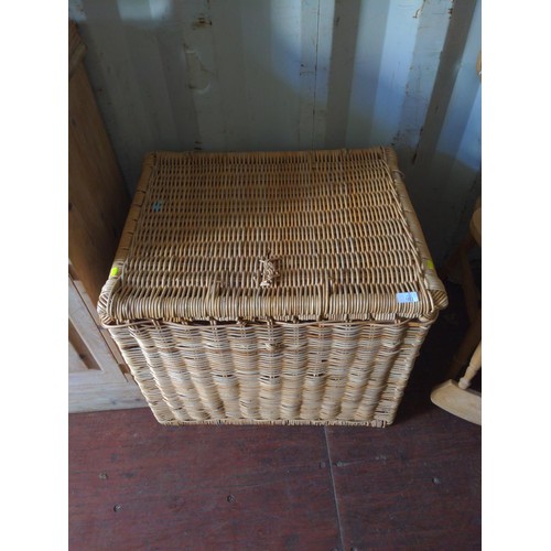 911 - Large wicker storage basket W72 x D55 x H57cm