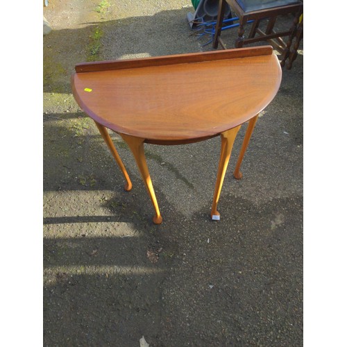 919 - Mahogany demilune table W77 x D38 x H71cm