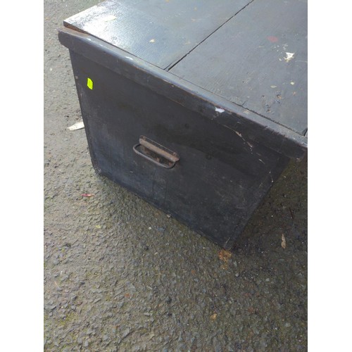 921 - Ebonised pine storage box W87 x D45 x H42cm