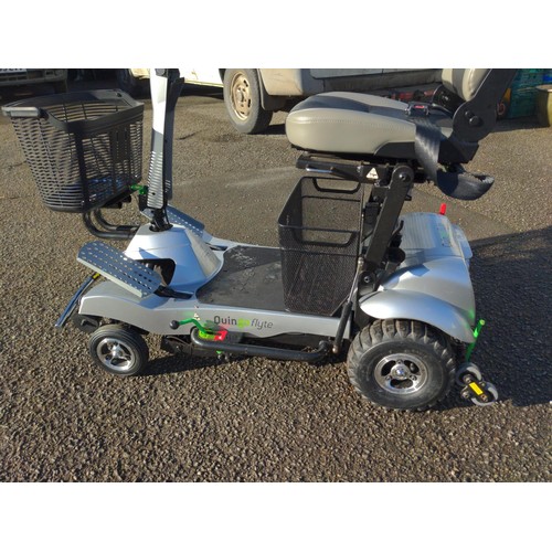 926 - Quingo Flyte folding mobility scooter together with loading/storage aluminium car ramp