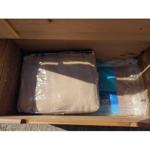 929 - Mexican pine blanket box, includes blanket. W91cm D50cm H47cm