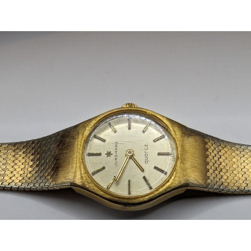 257 - Red box including 0.28 gram scrap 9ct gold, small quantity of silver jewellery including scrap, cost... 