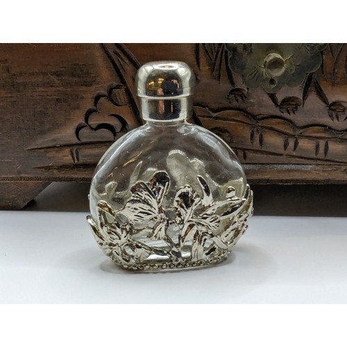 259 - Chinese carved wood jewellery box and contents