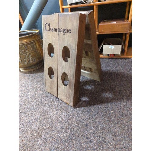 325 - Four graduated Beswick ducks. Length 25cm x H 35cm See condition report.