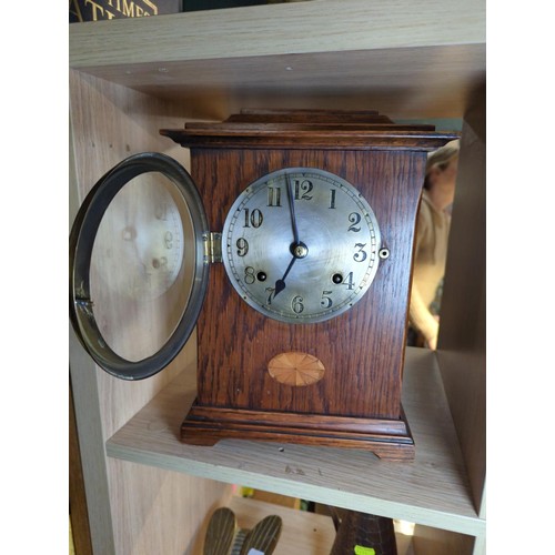 338 - Smiths Art Deco mantle clock with key and pendulum, W29cm x H 21cm, together with an inlaid oak case... 