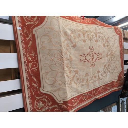 555 - Laura Ashley rug in 240 x 160c,m 